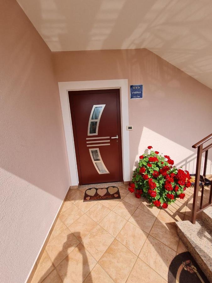 Apartment Ornela ウマグ エクステリア 写真